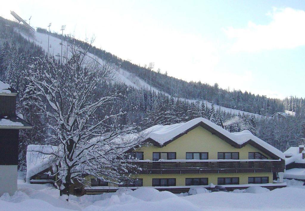 Hotel Centrum Harrachov Extérieur photo